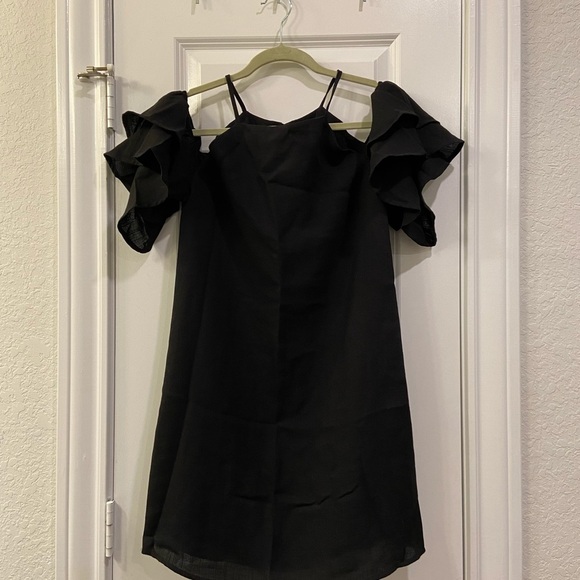 NWOT UrbanOutfit cold shoulder Ruffle Sleeve Dress - Picture 7 of 12